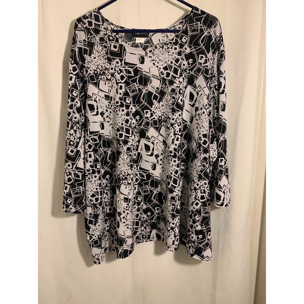 Maggie Barnes Black White Geometric Print Stretch Shirt Women’s Plus 4X